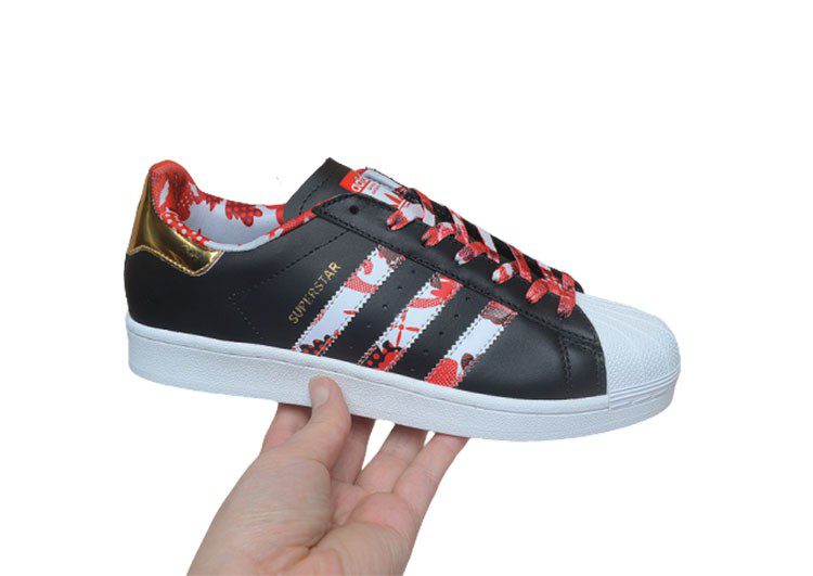 נעלי אדידס-ADIDAS Stan Smith - Black / Red / White – תמונה 5