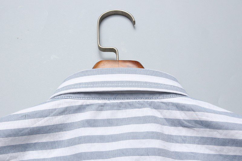 טומי הילפיגר-TOMMY BUTTON MEN'S- Spindle & White – תמונה 13