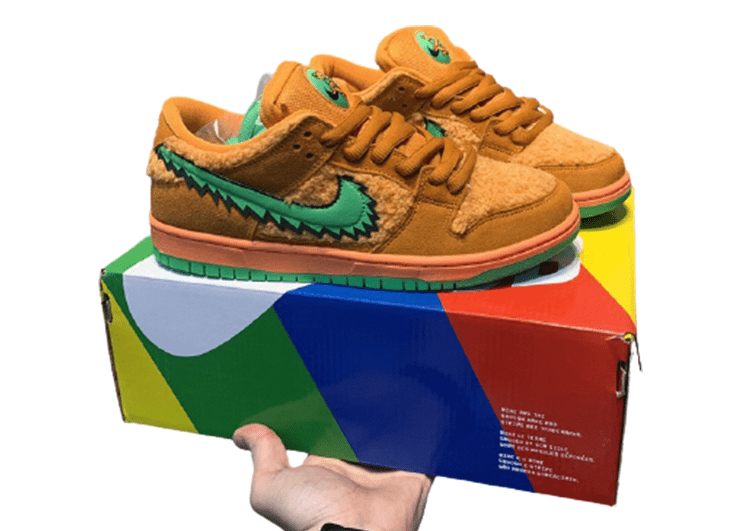 נעליי נייק-NIKE SB DUNK LOW PRO QS - Texas Rose & Emerald Logo – תמונה 3