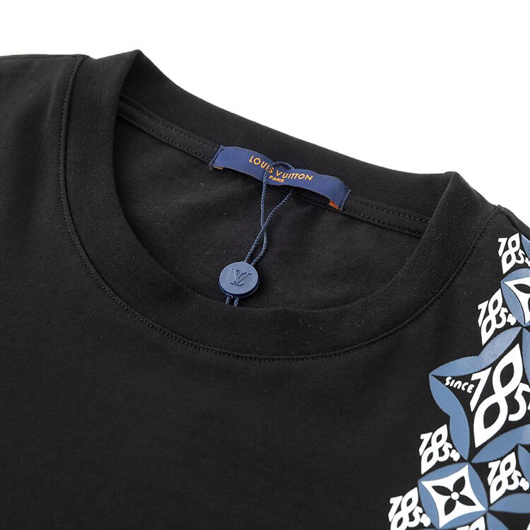 Louis Vuitton-לואי ויטון TSHIRT - Black Wild Blue Yonder & White – תמונה 3