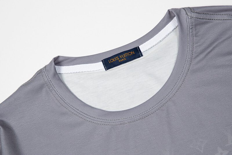 Louis Vuitton-לואי ויטון TSHIRT - Gray & White – תמונה 4