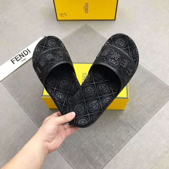 פנדי - FENDI SLIPPERS - Black – תמונה 8