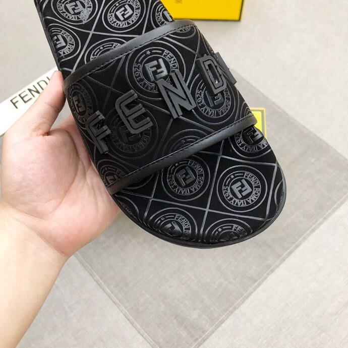 פנדי - FENDI SLIPPERS - Black – תמונה 7