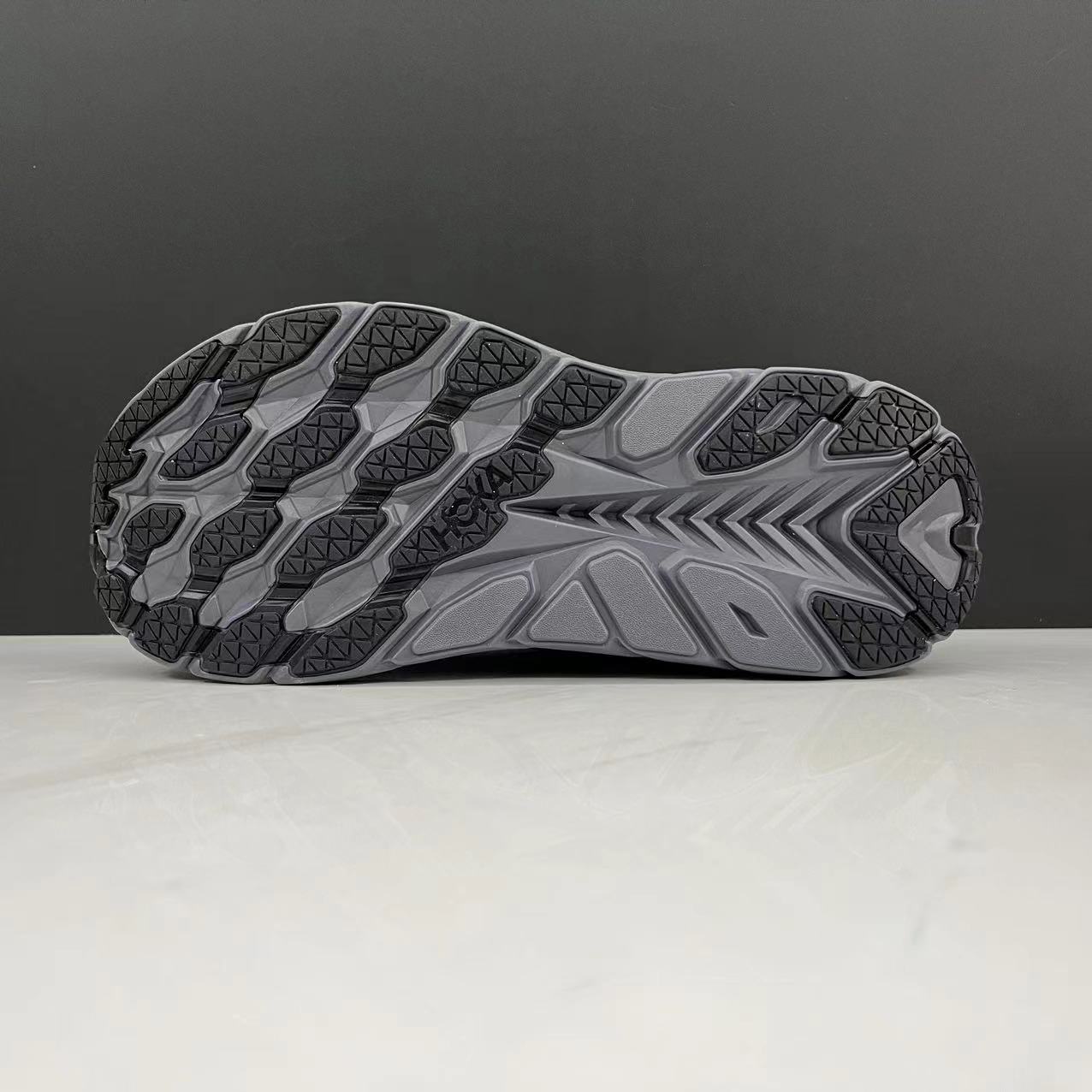 נעלי הוקה-HOKA ONE ONE Clifton 8 Carbon Grey – תמונה 7