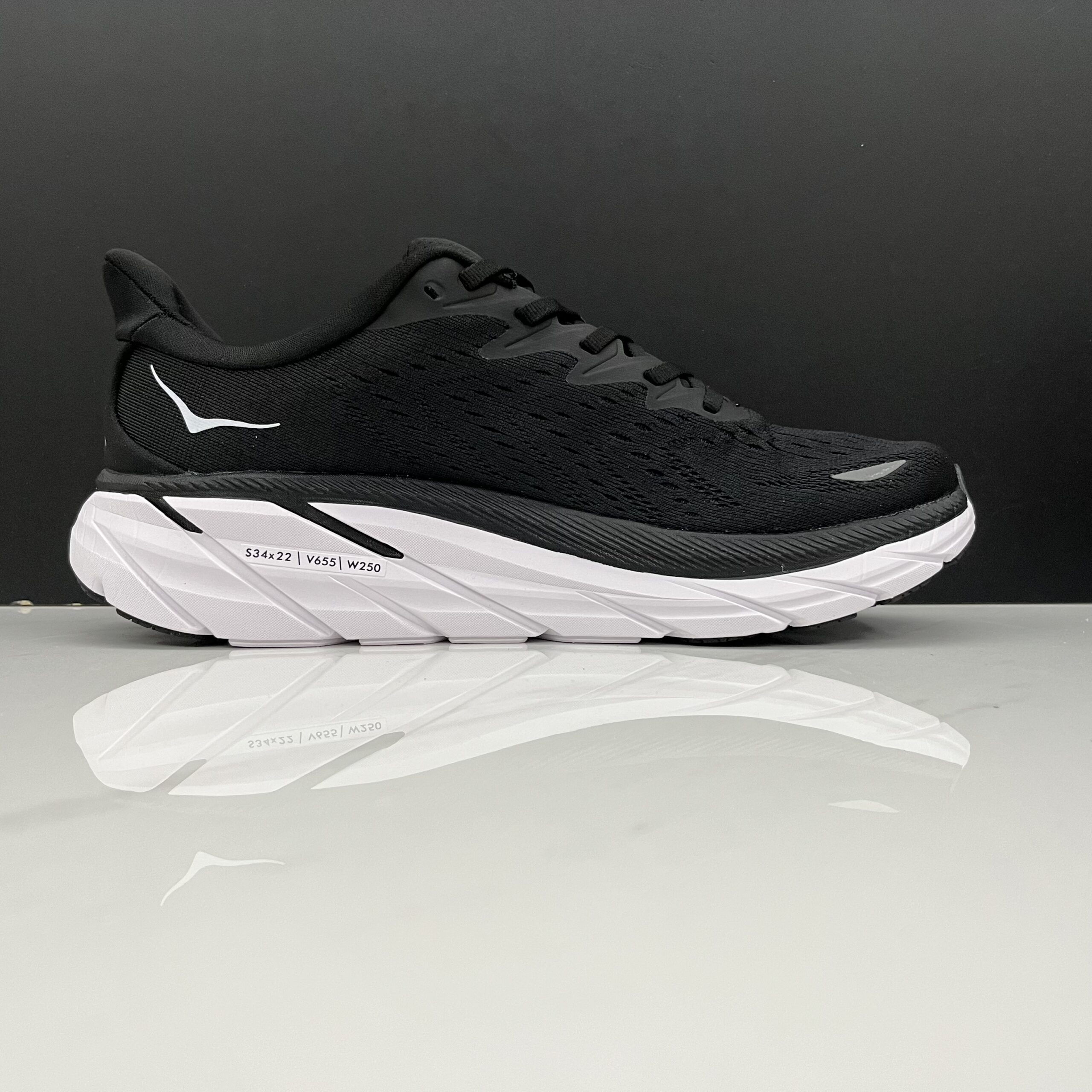 נעלי הוקה-HOKA ONE ONE Clifton 8 Black – תמונה 6