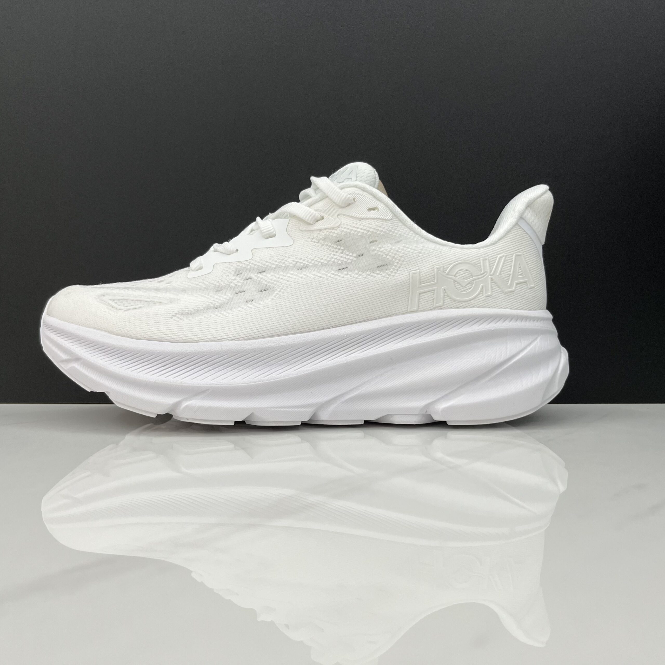 נעלי הוקה-HOKA ONE ONE Clifton 9 White – תמונה 8