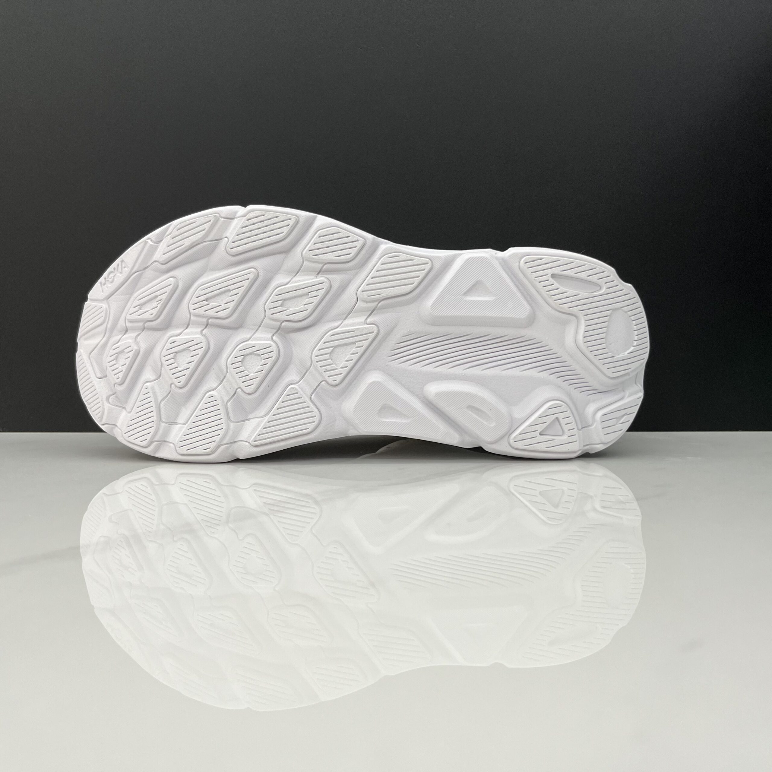 נעלי הוקה-HOKA ONE ONE Clifton 9 White – תמונה 9