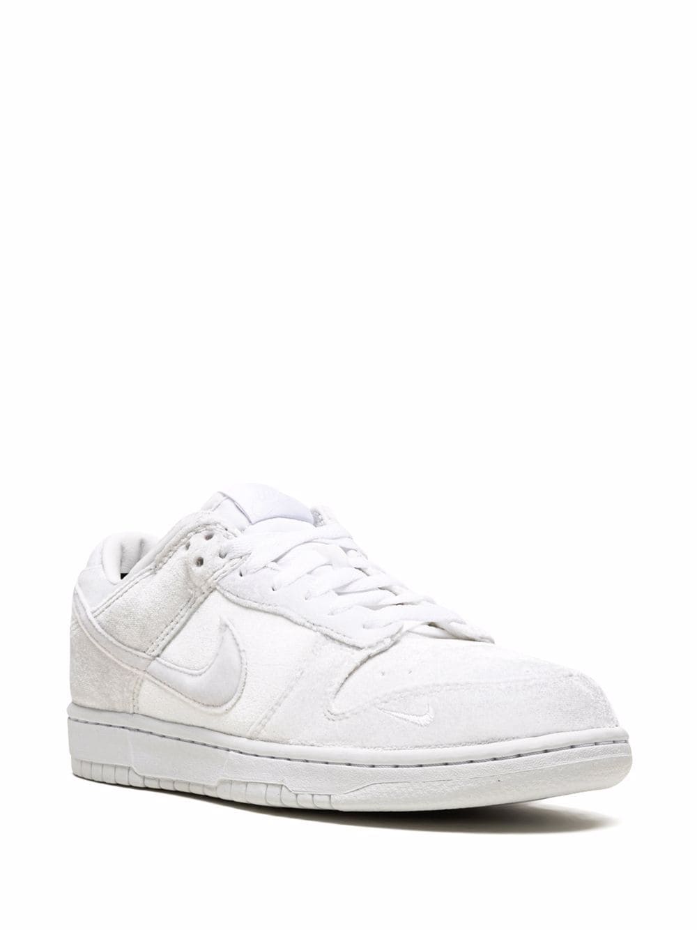 NIKE x Dover Street Market Nike Dunk Low "Triple White Velvet" sneakers – תמונה 2