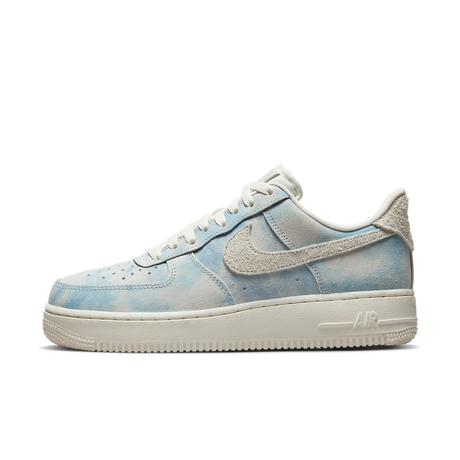 נעלי נייק- Nike Wmns Air Force 1 Low 'Clouds