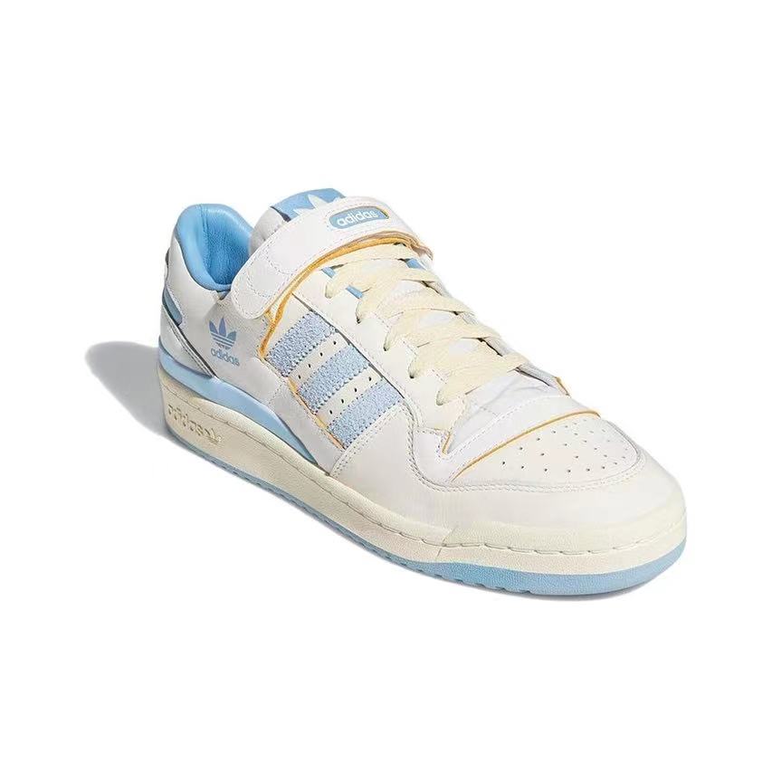 אדידס פורום - ADIDAS FORUM Low Off white/Sky Blue SNEAKERS – תמונה 3