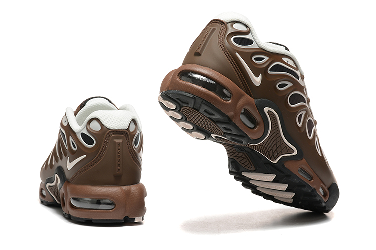 נעלי נייק- NIKE AIR MAX PLUS DRIFT Brown White – תמונה 3
