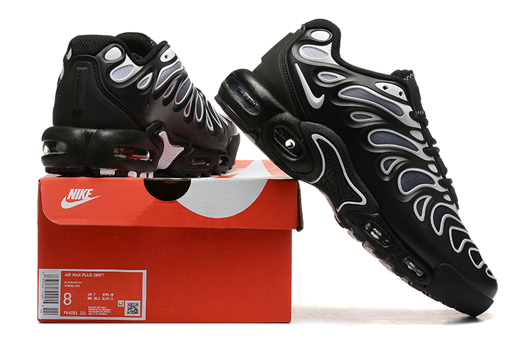 נעלי נייק- NIKE AIR MAX PLUS DRIFT Black White – תמונה 5