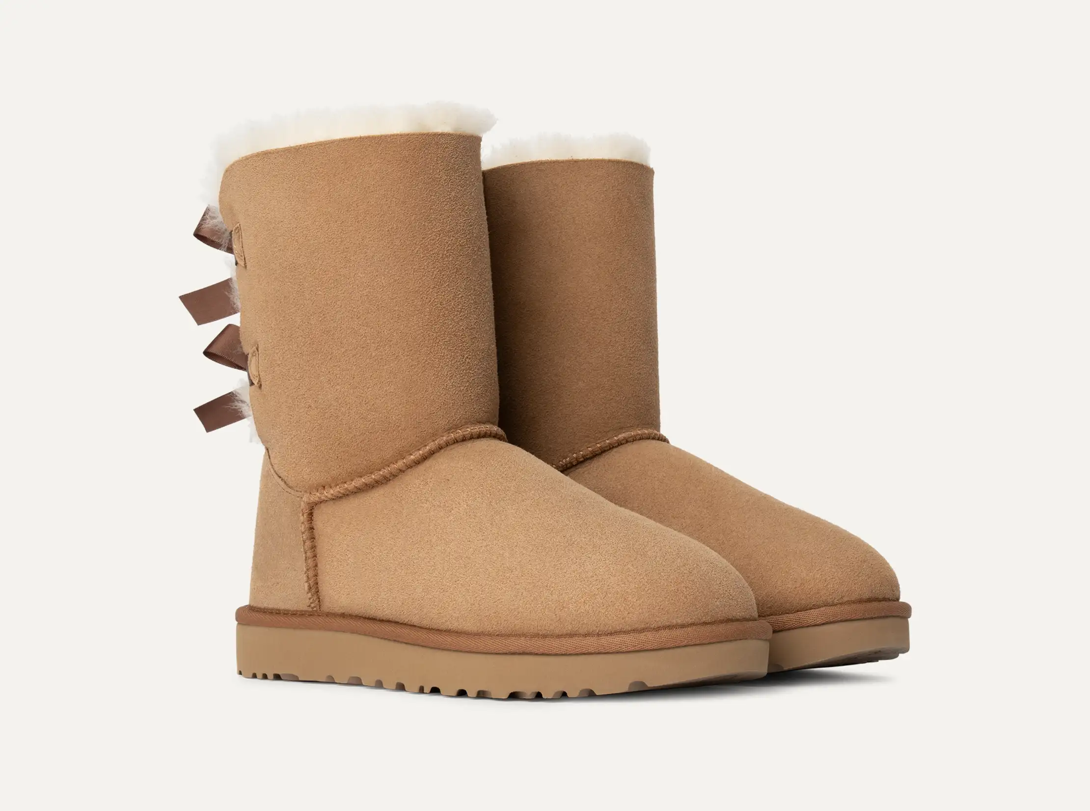 UGG Shearling Bow Boots – מגפי האג נשים עם סרטים אחוריים – תמונה 15