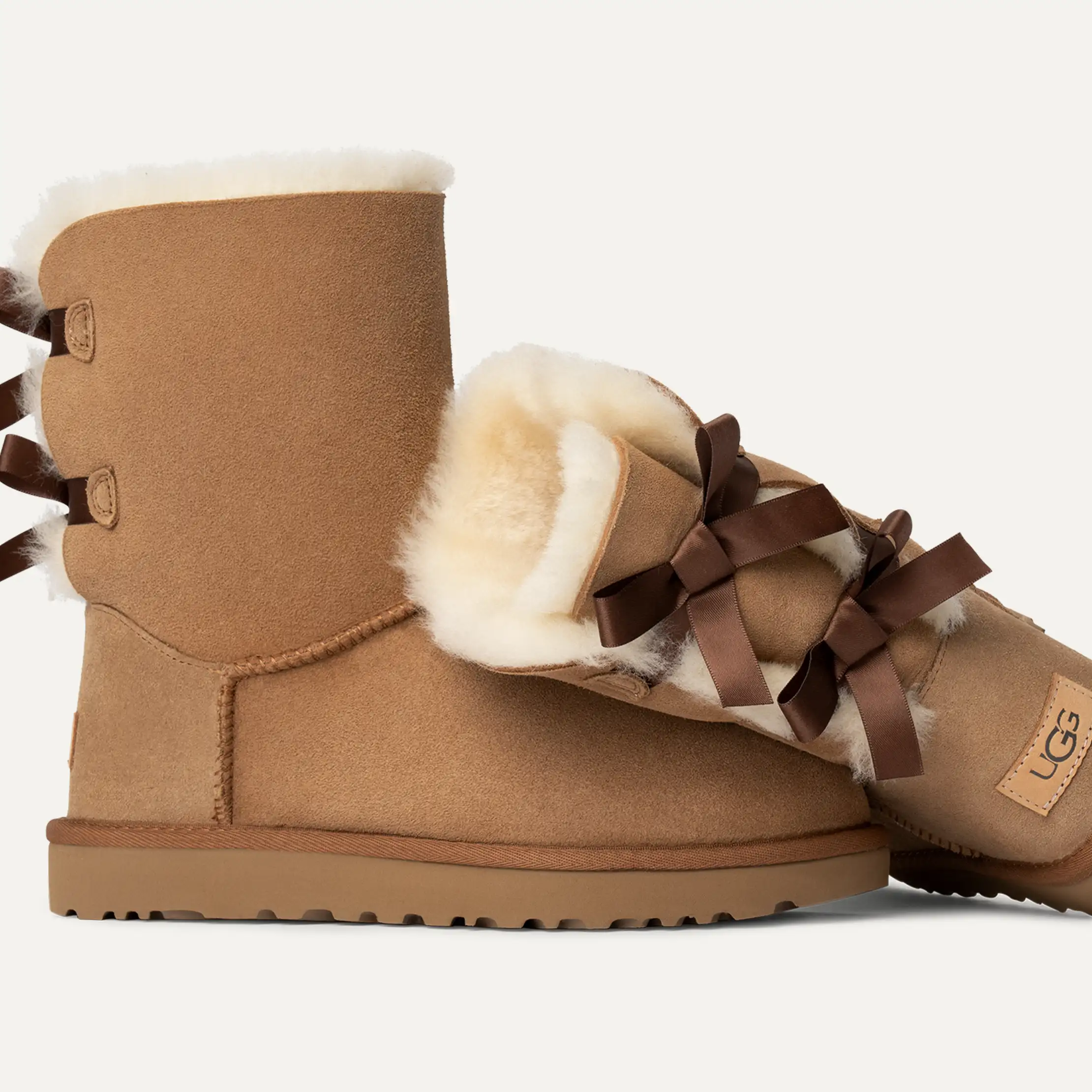 UGG Shearling Bow Boots – מגפי האג נשים עם סרטים אחוריים – תמונה 14