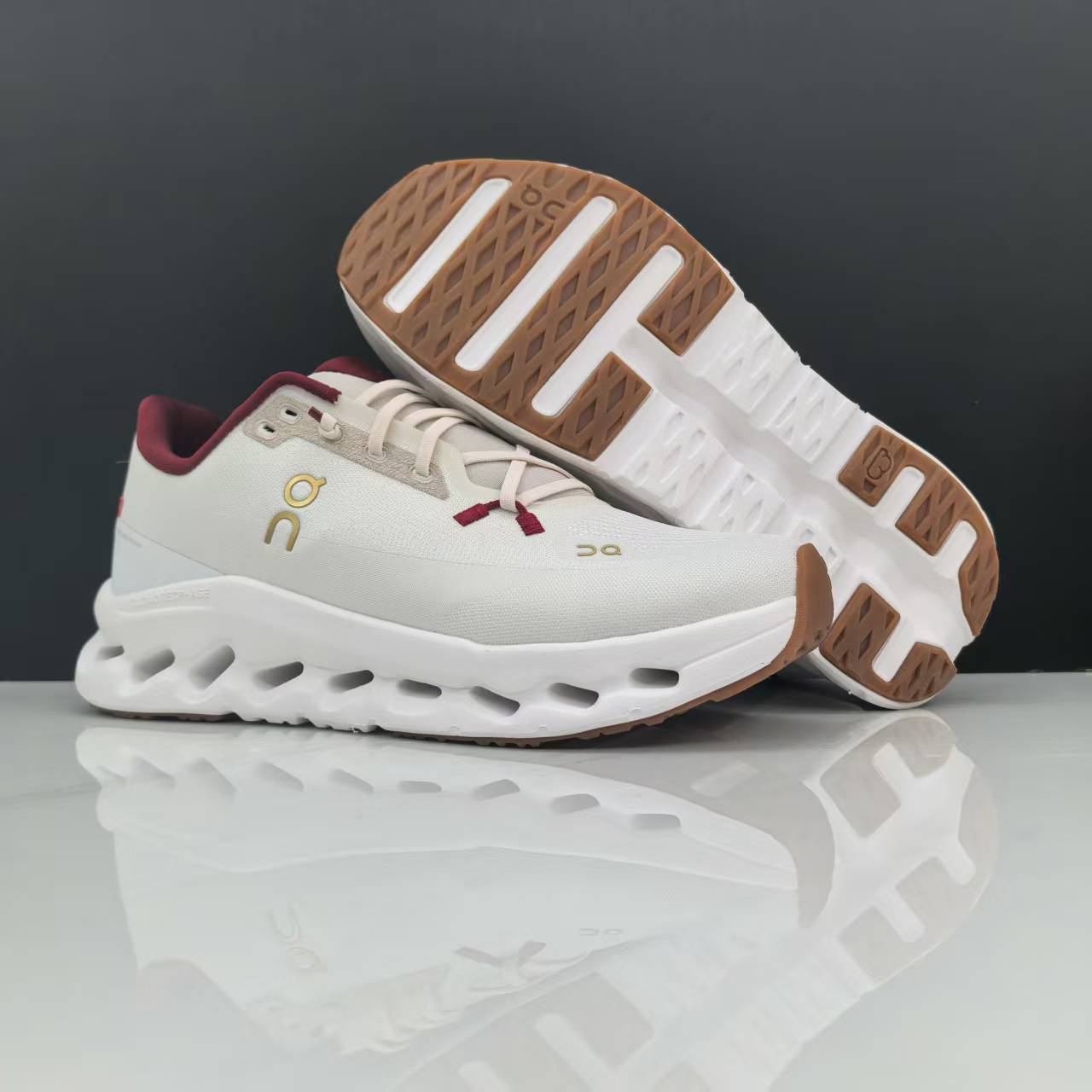 נעלי און קלאוד Cloud ON RUNNING MAROON CREAM – תמונה 4